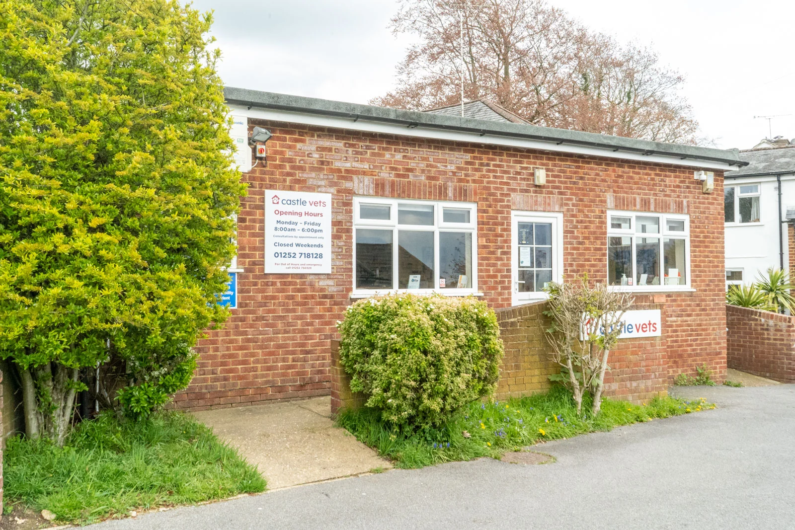 Exterior of Castle Vets in Farnham