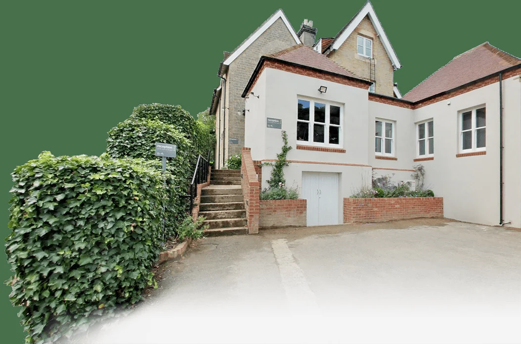 Exterior and entrance of Crofts Veterinary Surgery in Haslemere