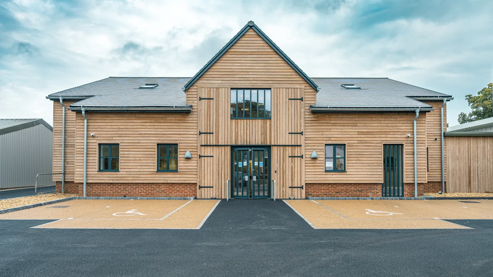 Exterior of Southern Counties Veterinary Specialists in Ringwood